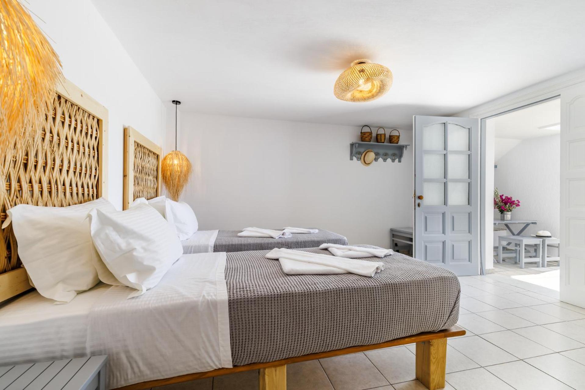Ourania Studios & Apartments Skopelos Town Bagian luar foto