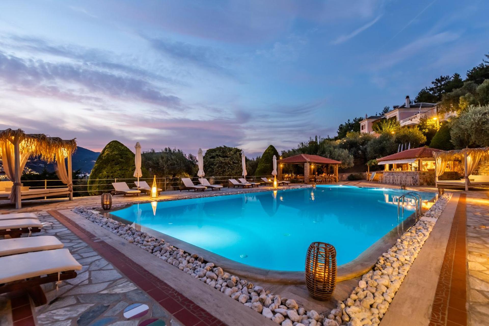 Ourania Studios & Apartments Skopelos Town Bagian luar foto