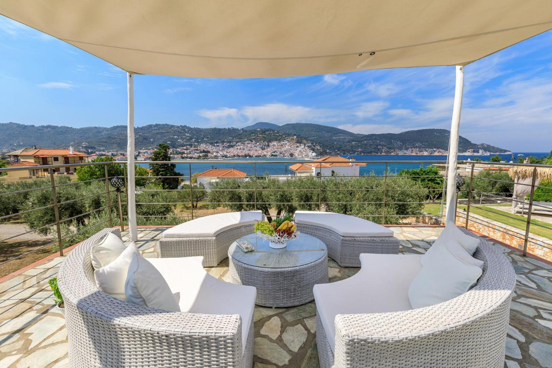 Ourania Studios & Apartments Skopelos Town Bagian luar foto
