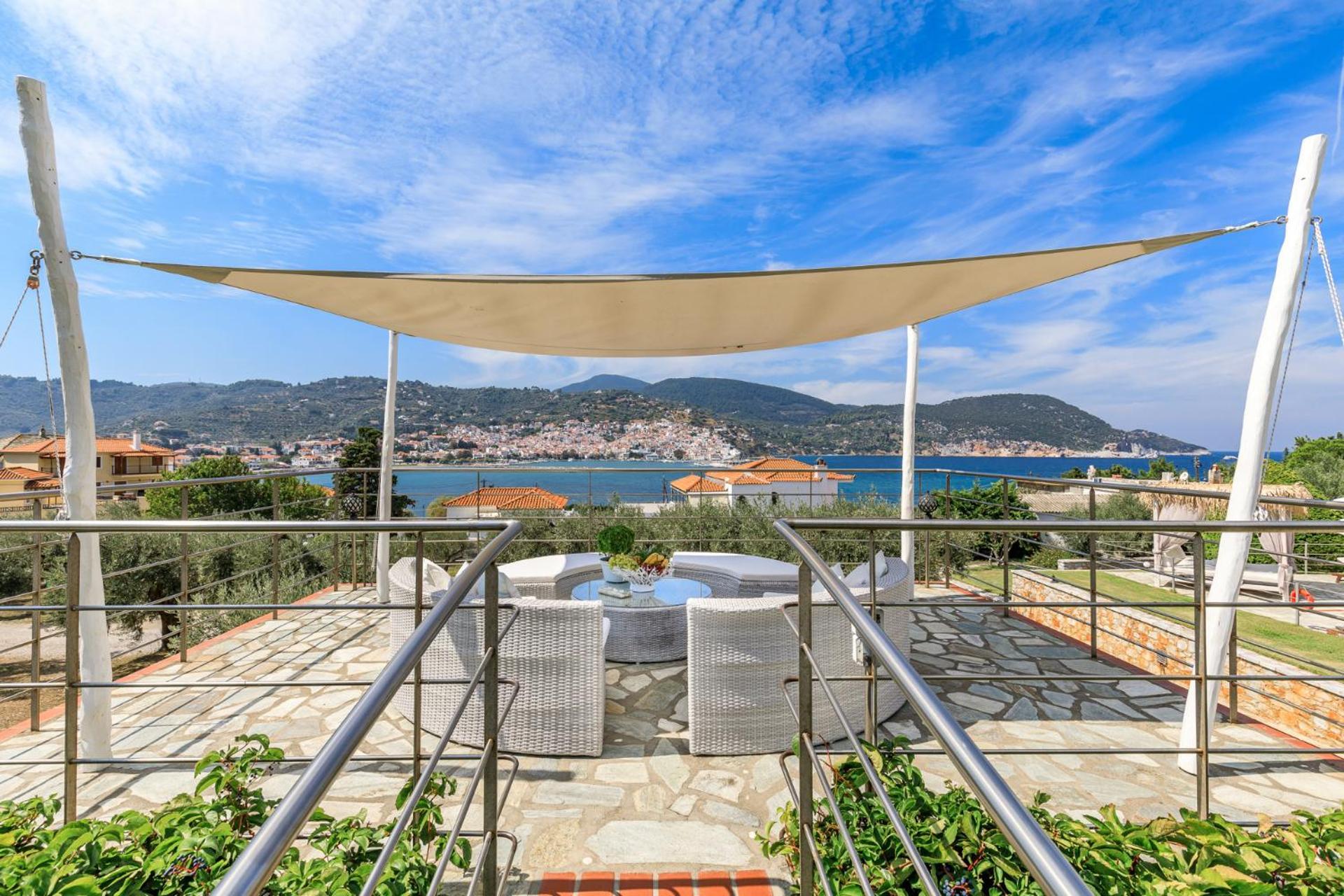Ourania Studios & Apartments Skopelos Town Bagian luar foto