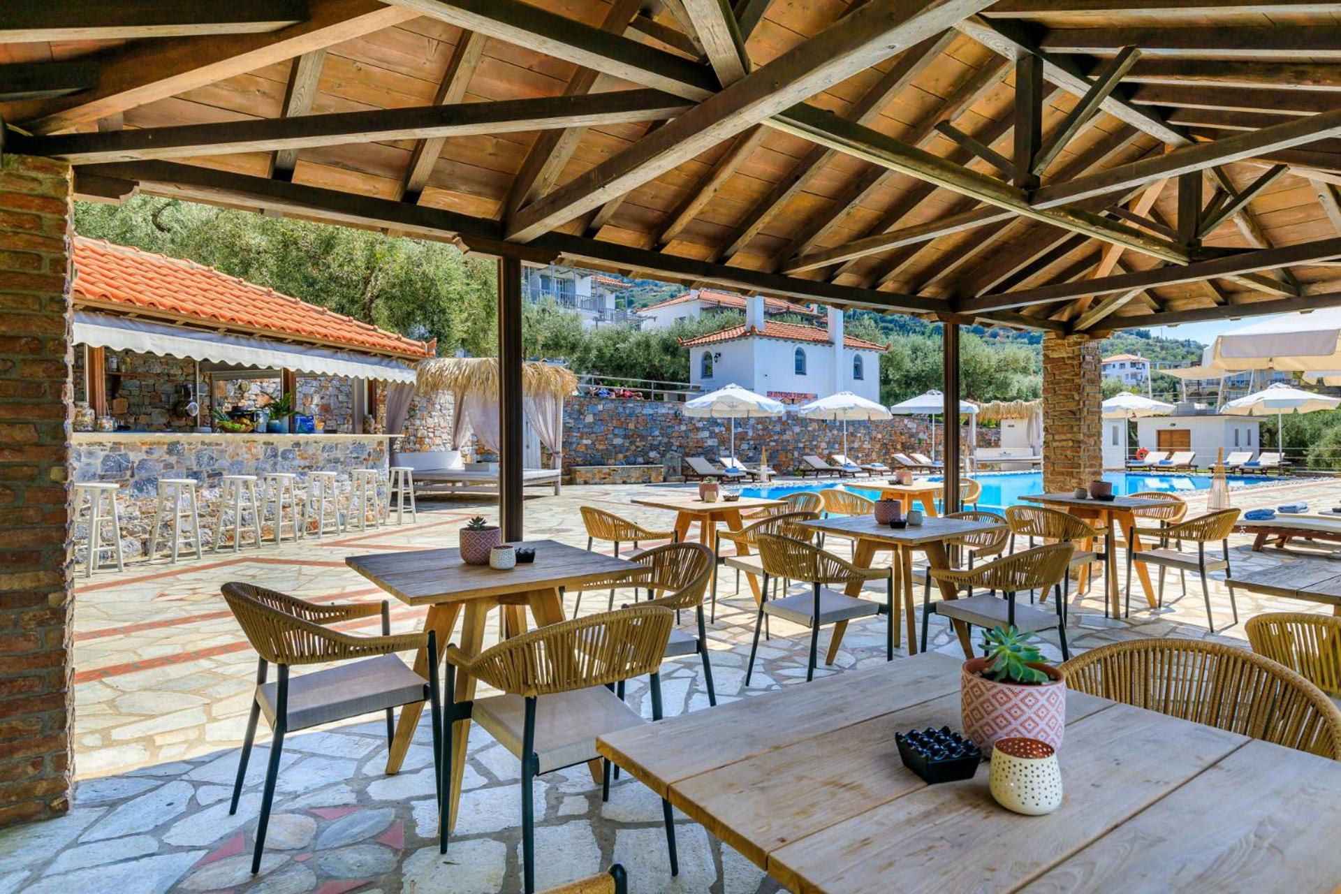 Ourania Studios & Apartments Skopelos Town Bagian luar foto
